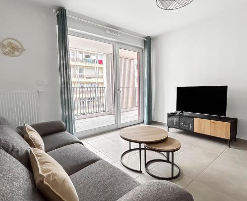 Nouvelle Ville Apartamento | Lumineux, terrasse cosy et parking privé inclus