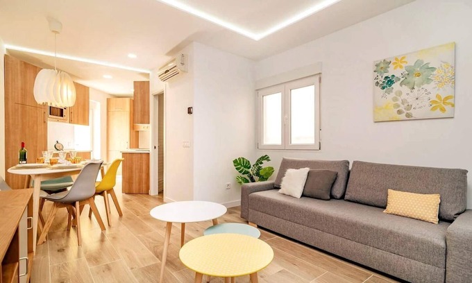 Carabanchel Apartamento | Luminoso Apartamento cerca de Casa de Campo
