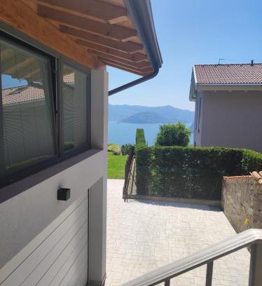 Solto Collina Casa | Luminoso appartamento vista lago