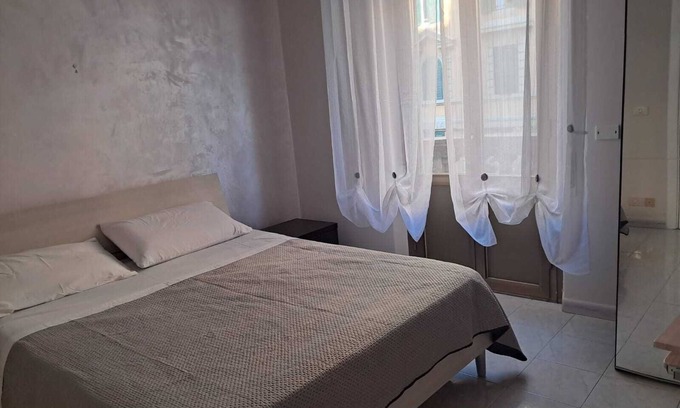 Pigneto Apartamento | Luminoso Appartamento a 2km dal Centro di Roma. Ideale per Piccoli Gruppi