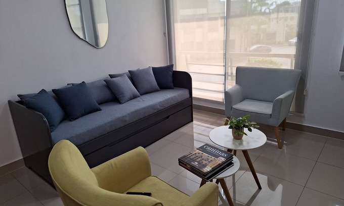 Samborondon Apartamento | Luminoso, moderno, parqueo, piscina