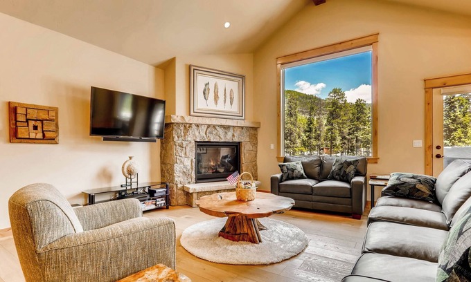 River Run Casa | Luminous 3Br Summer Escape ~ River Run Townhome + Ver ~ R84