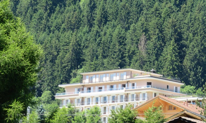 Chateau-d'Oex Apartamento | Luminoso, amplio apartamento con vistas al valle de Gstaad, Suiza