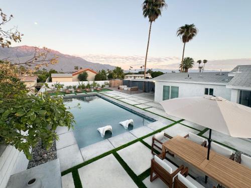 Palm Springs Villa | Luminous Villa with pool, bbq and mountain views