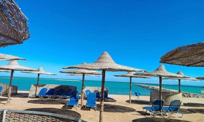 Al Ahyaa Apartamento | " Luna Blu " Beach front , Sea view