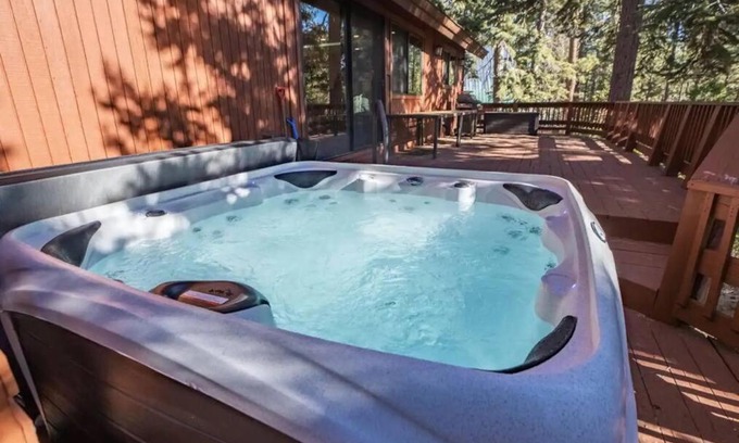 Kings Beach Casa | Luna Cabin - 5BR Hot Tub A/C Game Room EV Charger
