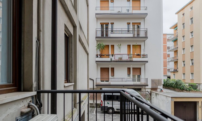San Zeno Apartamento | Lungo Adige Bright Apt Near Borgo Trento Hospital!