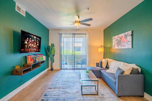 Glendale Sports and Entertainment District Apartamento | Lush 2BR Walk to Westgate Pool Gym WD