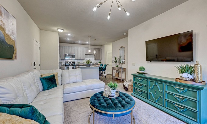Northside Apartamento | Lush Emerald Nr JAX INT Airport & Shopping
