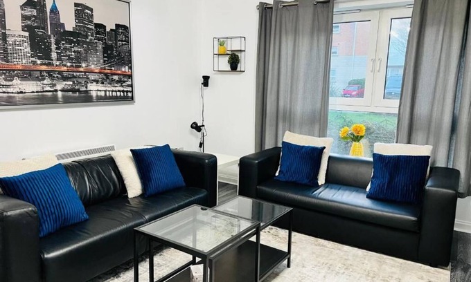 Butetown Apartamento | Lush Gated Complex: FastWifi+Parking+Free Coffee&Tea