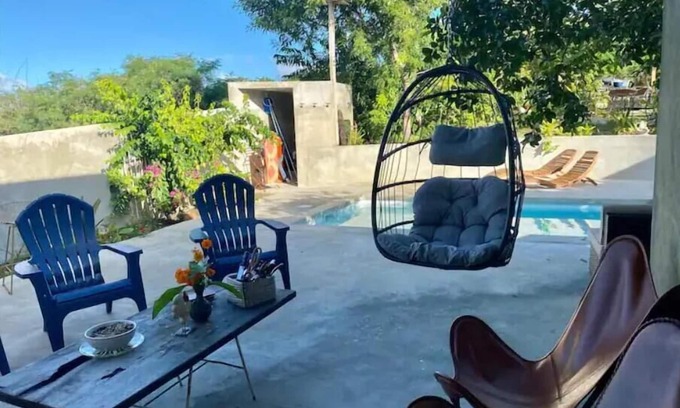 Esperanza Casa | Lush Home-Esperanza-Salt Pool- close to Beach
