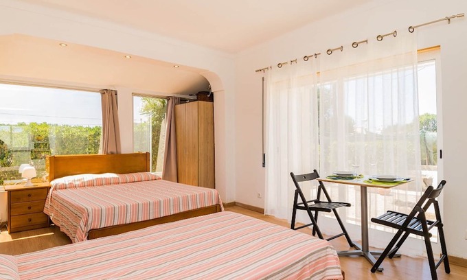 Sagres Apartamento | Lutea Yellow Studio, Wifi, AC, Jardín