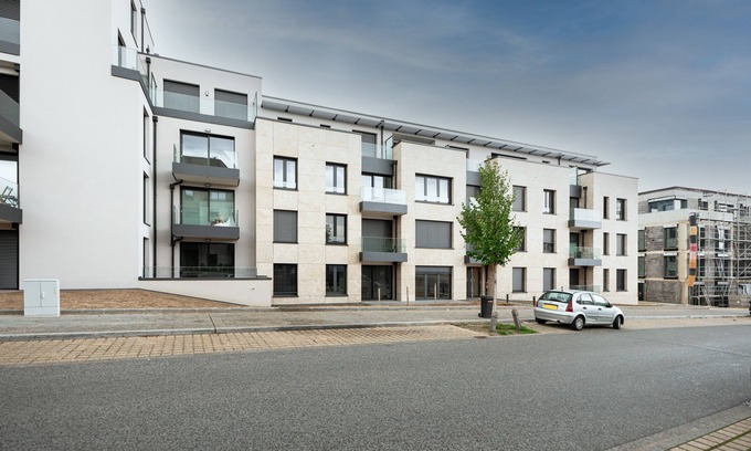 Cessange Apartamento | Inviting Apt w Balc & Prkg in Cessange