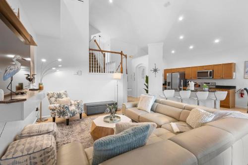 Windsor Palms Villa | Lux 6BrVilla -Pool&ResortAmenities -10mins to Parks