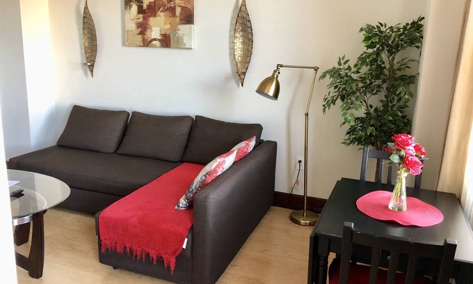 East Village Apartamento | LUX APT al lado de CONVENTION CENTER / BEACH w / PARKING!