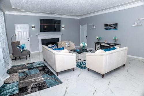 Nassau Casa | Lux Beach Front Retreat Sleeps up to 14