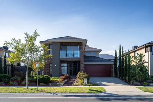 Clyde North Casa | Lux Clyde North Super Spacious Retreat