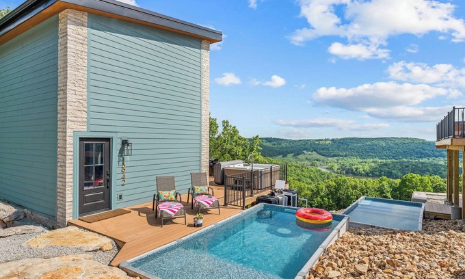 Omaha Casa | Lux Lakeview New-Build Branson w/ Pool & Hot Tub