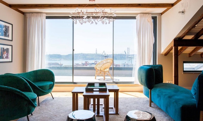 Lisbon Old Town Apartamento | LUX LAPA Designer Penthouse