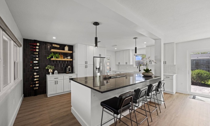 Isle of Palms Casa | Lux Pool Home Close to Mayo & Jacksonville Beach!