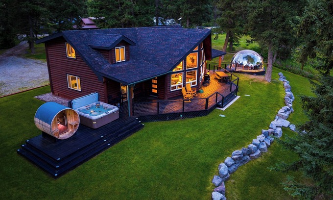 Olney Cabina | Lux Riverfront Cabin w/ Hot Tub