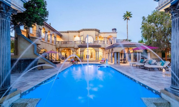 Carefree Casa | Lux Scottsdale/ Carefree family retreat golf pool