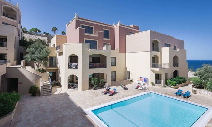 Għadira Apartamento | LUX Seaview & Pool-hosted by Sweetstay