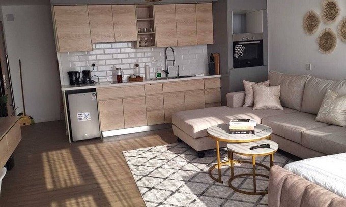Thompson Estate Apartamento | Lux Studio near Junction Mall Lavington With swimming pool & gym, lounge area