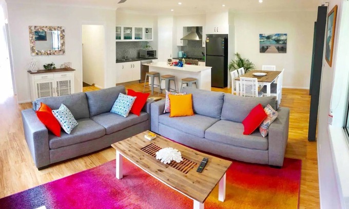 Yamba Casa | LUXE 1 bed retreat! Spacious, central location, NEW everything