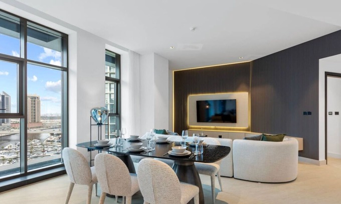 Business Bay Apartamento | Luxe 2 Bedroom with Burj Khalifa and Canal Views