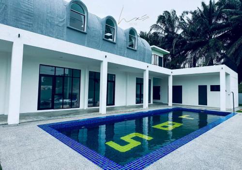 Alor Gajah Villa | Luxe 2025 Banseng Court