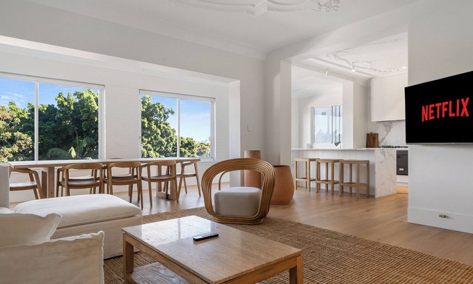 Darling Point Apartamento | Luxe 3BR Full-Floor Suite w/Views | Darling Point