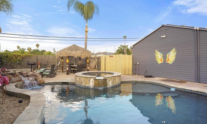 Lakeside Casa | A Lakeside Retreat - The Birdhouse SD, Pool, Spa, Fire Pit, Game Room