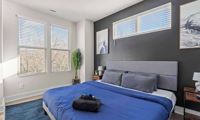 Charlotte Casa | Luxe 4BR King Townhouse w/Rooftop in Uptown CLT!