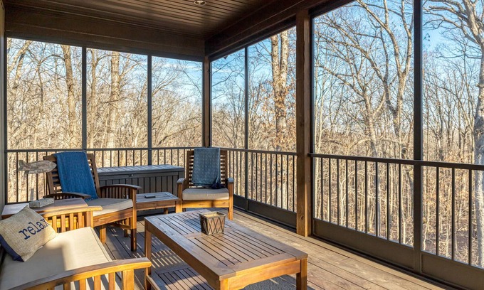 Innsbrook Casa | LUXE Alpine Getaway Lodge w/ Hot Tub by Sarah Bernard