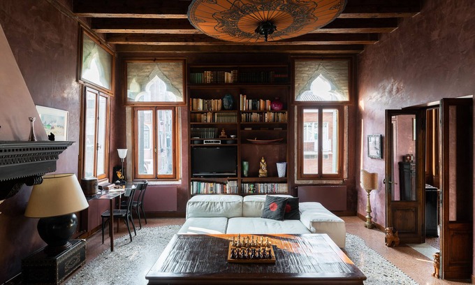 Cannaregio Apartamento | Luxe y tranquilo en el soleado palacio gótico Cannaregio
