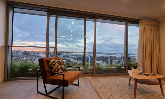 Auckland Central Business District Apartamento | Luxe Apt w Harbour-Sunset Views -Parking