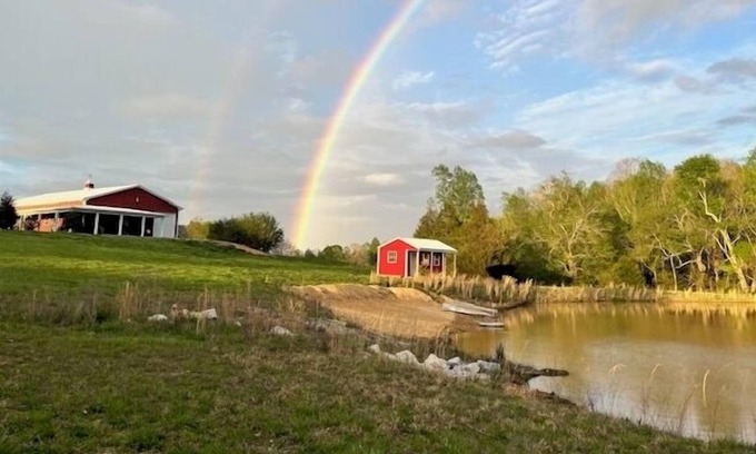 Dickson Otro | Luxe Barn 2 bedroom Barndominium
