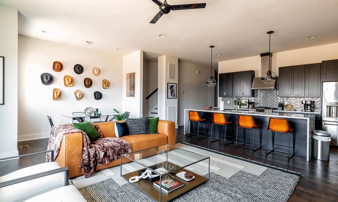 The Gulch Casa | LUXE-Cowboy Country-Rooftop Patio-Downtown Living