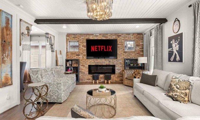 Hope Gardens Casa | Luxe Downtown Home - Walkable - 4 mins to Broadway