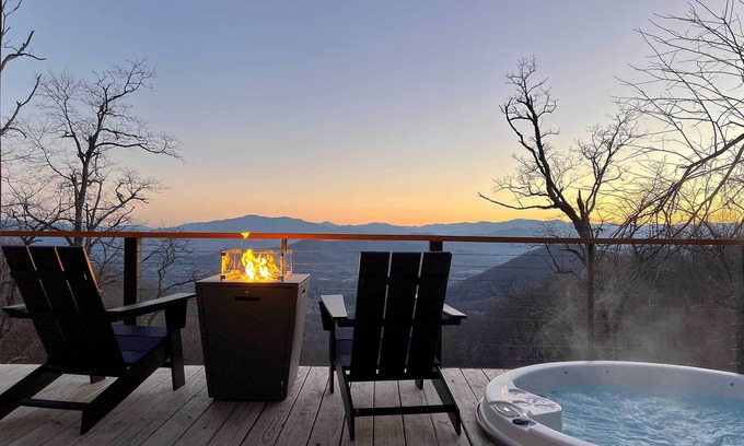 Canton Cabina | Luxe Glass Cabin + Hot Tub + Premium Mountain view