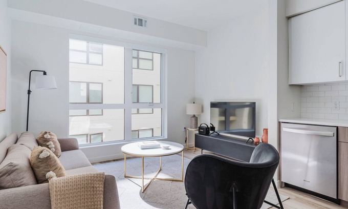 Hayward Apartamento | Luxe Hayward 2BR w/ Pools, Spas & A/C, near Green Spaces, by Blueground
