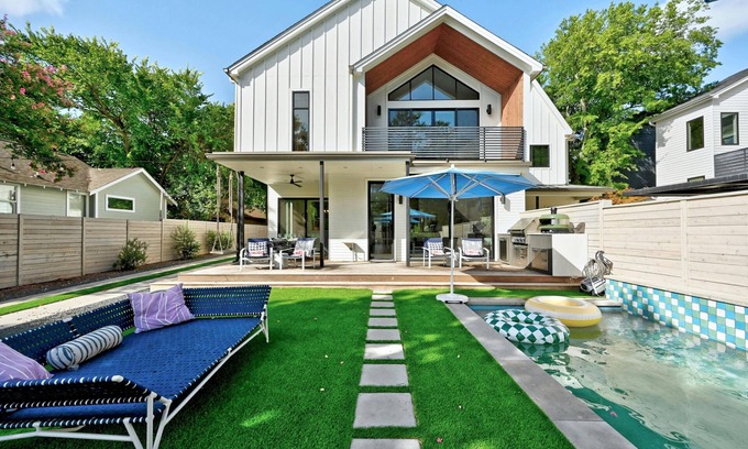Zilker Casa | Luxe Home in Iconic Zilker/ Barton Springs neighborhood- POOL