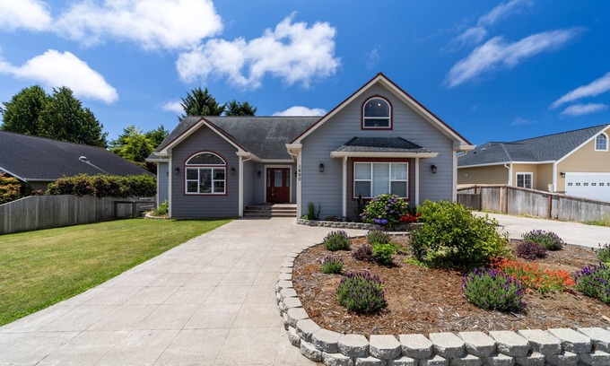McKinleyville Casa | Luxe home near ocean beaches & forest with home theater, kayaks, deck, & firepit