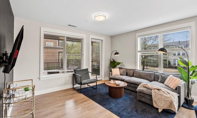 Charlotte Apartamento | Luxe King 3BR Suite in Waverly Charlotte!
