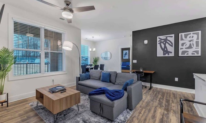 Hayes Apartamento | Luxe King 3BR Suite Mins to Downtown Durham!