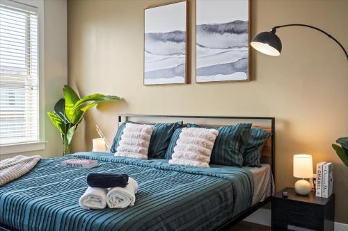 Charlotte Apartamento | Luxe King 3BR Suite Waverly Charlotte