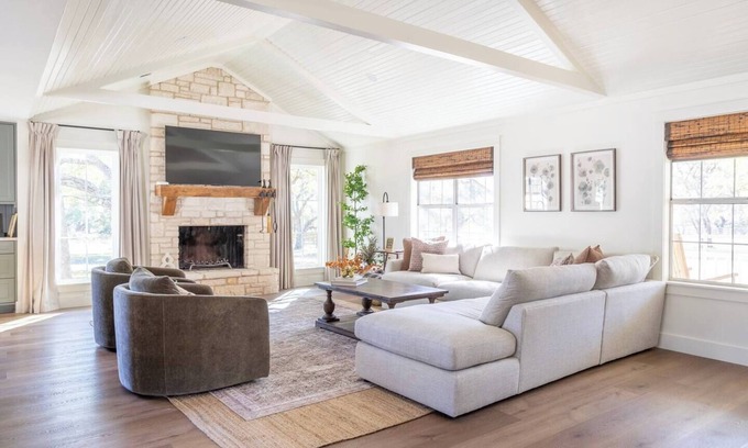 La Grange Casa | Serene Getaway on 10 Acres + Hot Tub + Pool | Sleeps 12 | Ash Farm