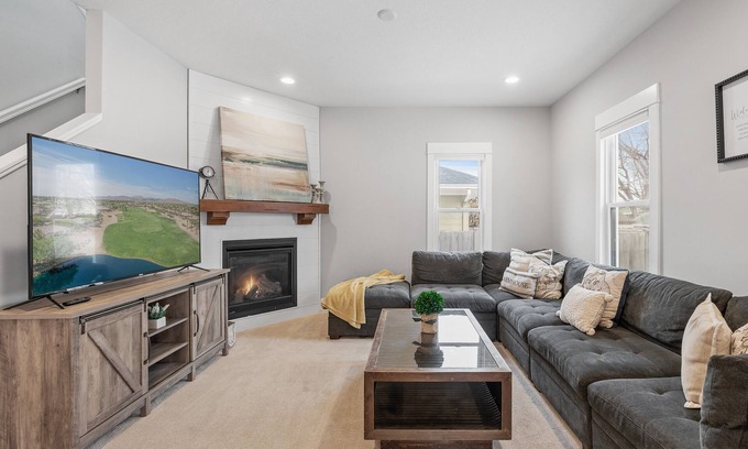 Macalester - Groveland Casa | ≪❈≫ Luxe Modern Farmhouse Retreat >>> St. Paul MN ~ Twin Cities <<<