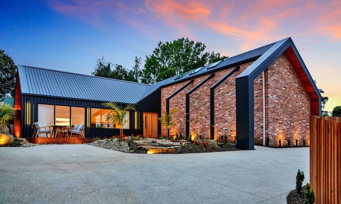 West Launceston Casa | Luxe - Nestled in the hills of West Launceston